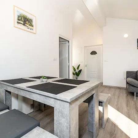 Apartman Lovely In With View